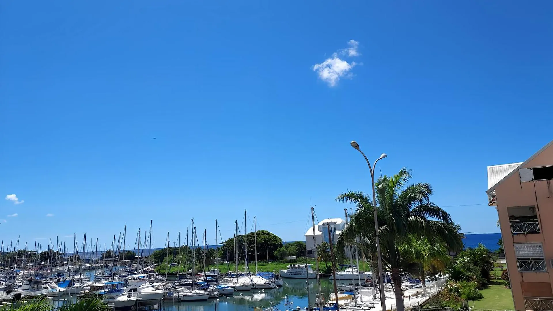 Tropical Golden, Vue Mer Et Plage A 5 Min A Pied Apartment Gourbeyre